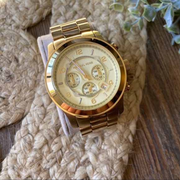 ⏱️ Men’s Gold Michael Kors Watch | Classic Style - Picture 4 of 15